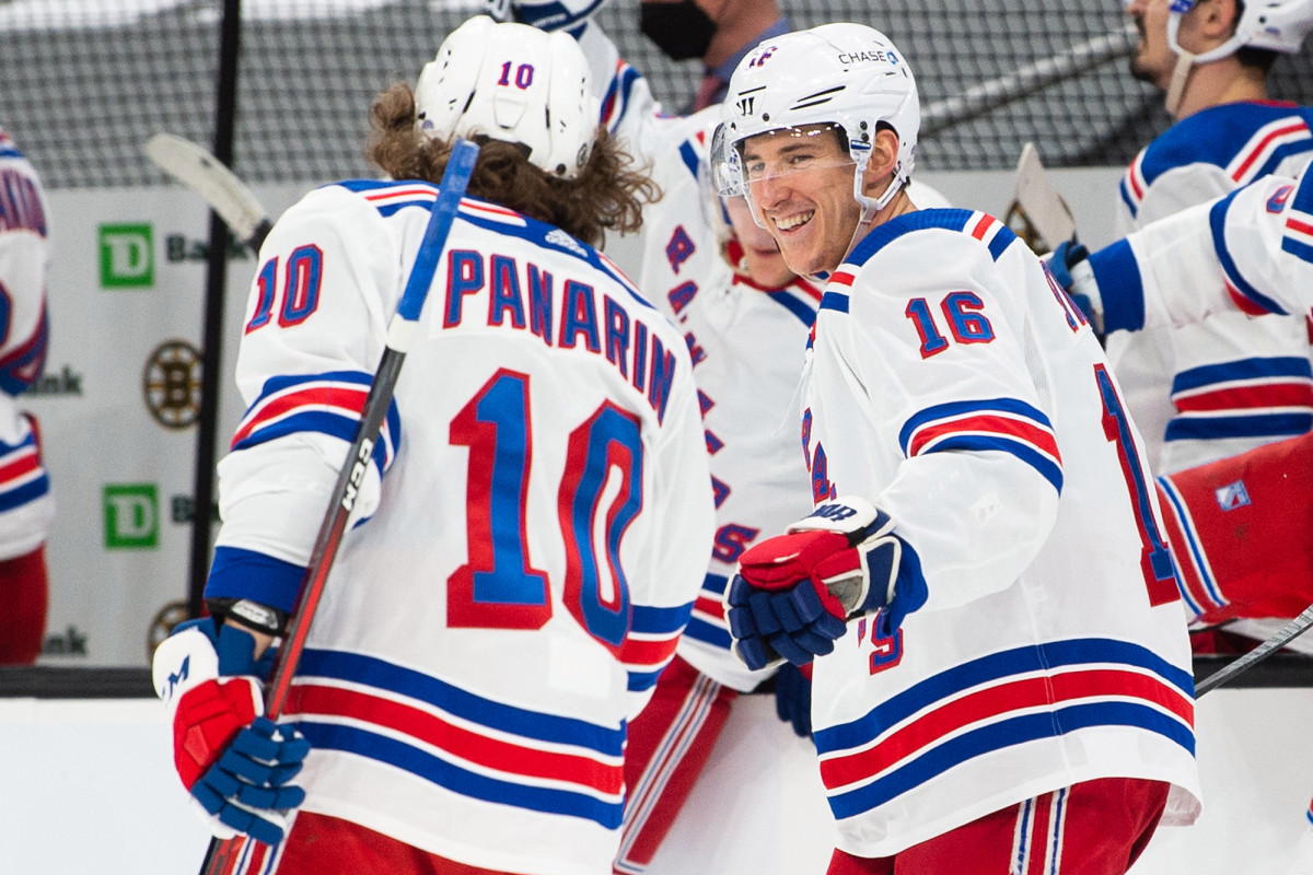 Rangers dominate Bruins in Artemi Panarin's first game back