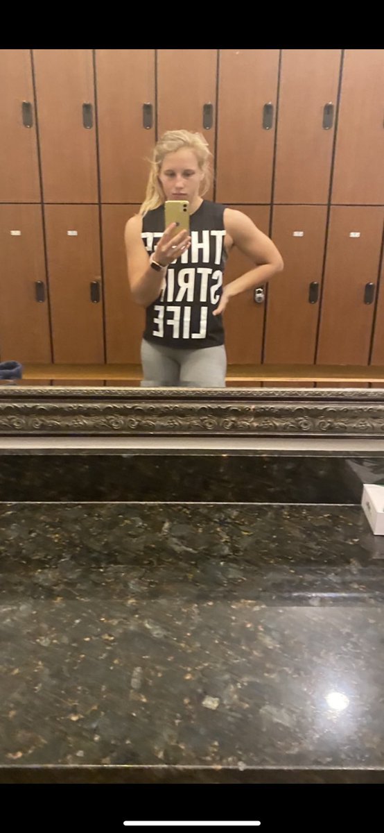 Haley_VV's tweet photo. No one will ever know what it took me in 365 days to get here...but that’s cool, they don’t need to know #staygrinding https://t.co/RdyOyQwzaO