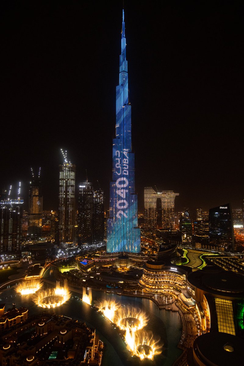 DXBMediaOffice's tweet photo. البرج الأعلى في العالم يحتفي بالمدينة الأفضل للعيش في العالم برؤية قائد يعشق الرقم واحد. #دبي2040 
#Dubai2040 https://t.co/RBCJEb6vnE