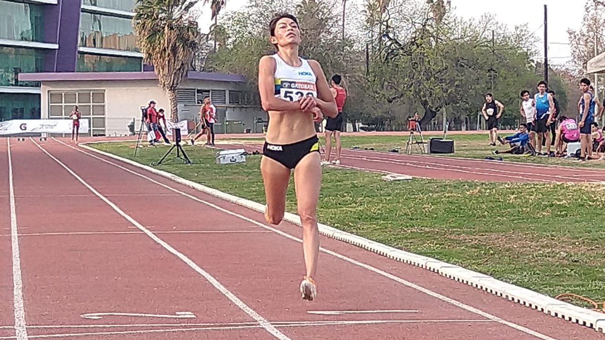 abc_deportes_mx's tweet photo. ¡ Impone récord en la #CopaNL !
Laura Galván, consiguió el 1️⃣er lugar en la Copa Nuevo León en la prueba de los 10 mil metros planos con un tiempo de 33:02 ⏱️
#ABCDeportes
📻92.1FM y 660AM
📲 https://t.co/IPpxvyqNyN
🌐https://t.co/7gsH16Ymq9 https://t.co/rSuAJlJAJQ