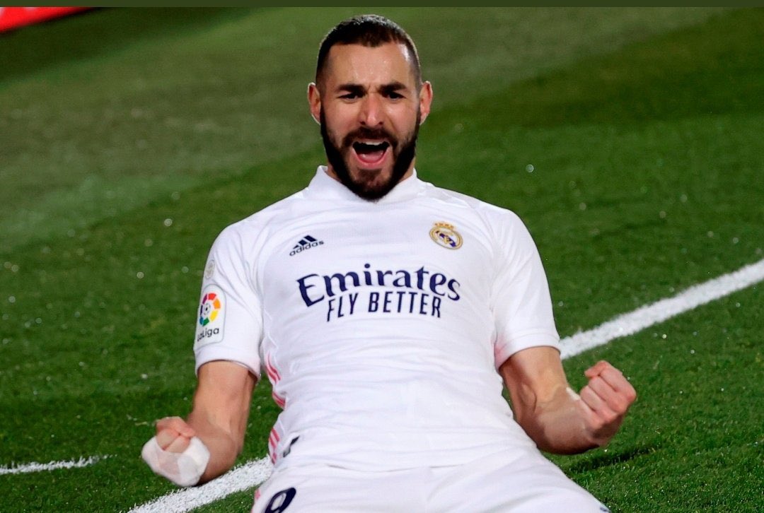 Madrid_FRA's tweet photo. Encore une fois notre sauveur. Ne l'oublie pas, on t'aime @Benzema 😍 https://t.co/aBUkbmwUql