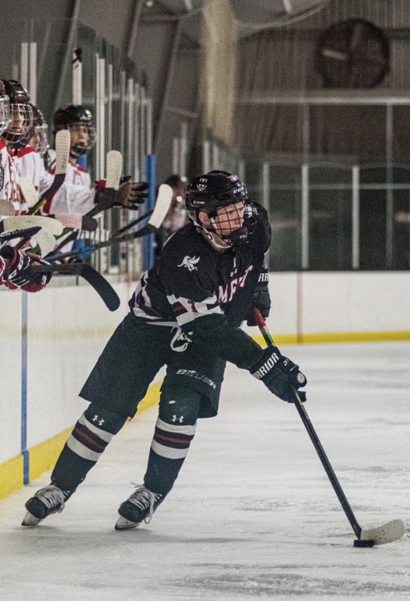 Senior Spotlights #3 Cole Brennan (2002)

-Swift Skater
-Deceptive with the puck
-Great Vision 

Cole was a 2 year Senior, and a captain of our Boys team this past Winter. Best of luck in the future Cole! #thankyouseniors #Rollgriffins <a href="/colebrenn3/">Cole</a>