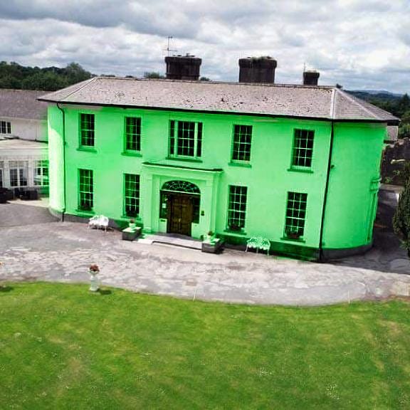 Going green ahead of St. Patrick's Day as part of #GlobalGreening and St. Patrick's Day initiative by Tourism Ireland .
Thanks Sean Sharpe Photography for helping us with this💕 #StPatricksDay2021 #StPatricksDay #