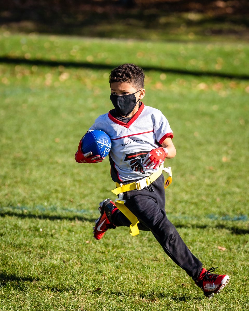 NewtonFlag's tweet photo. Running into the weekend like...🏈🏈🏈 #LetsGoFlag https://t.co/yvrdJiwRf5