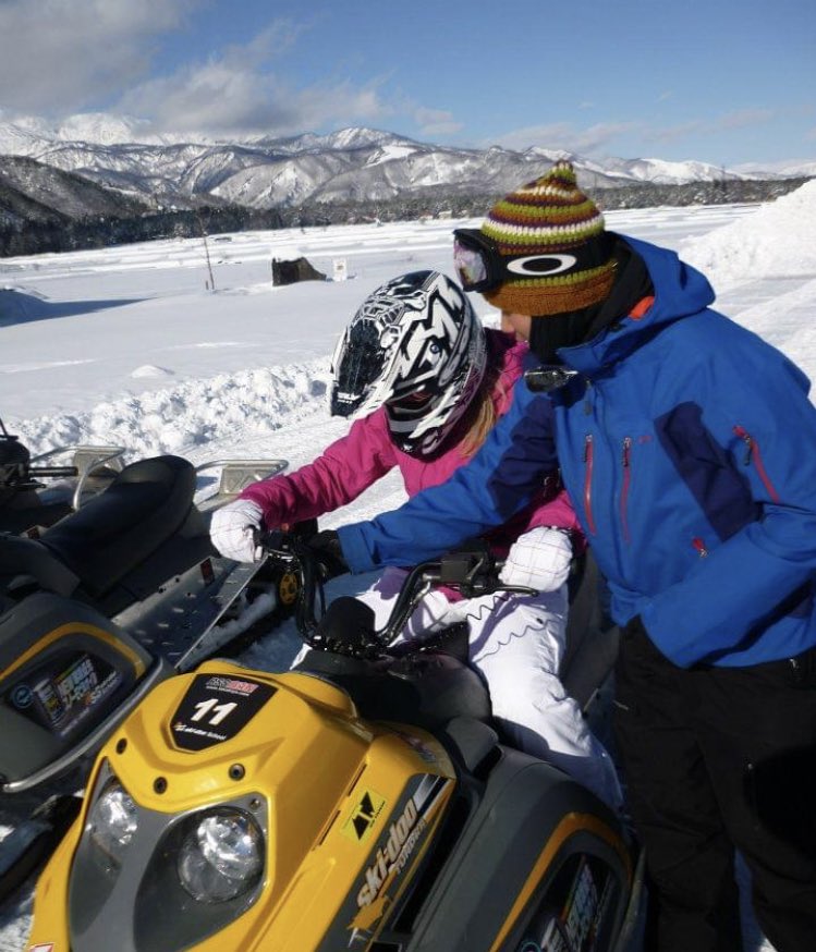 LisaForteUK's tweet image. That time the Japanese trusted me enough to let me on a snowmobile 😂😂 #crofting #mistakesweremade #italiandriving #power (also why do I look so small- childlike in fact.....)