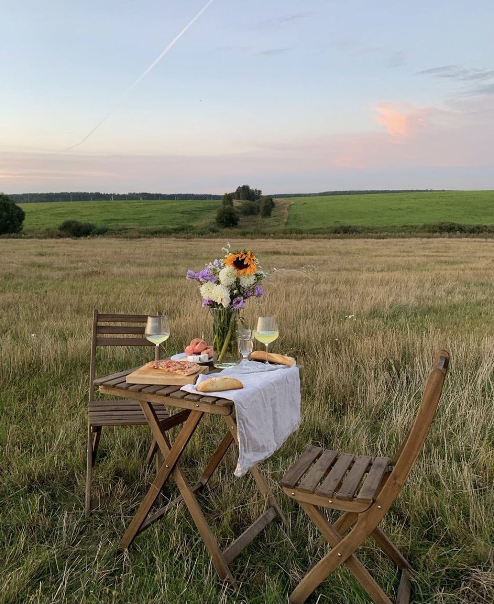 All I want rn 💐🌿🍕🥖🍷🌅