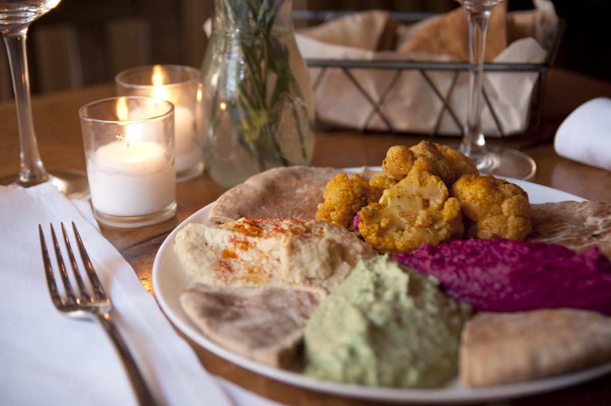 Come enjoy $5 glasses of wine, beer and tapas from 4-6pm!

Call 212-245-1758 starting at 2pm to reserve a table, walk-in or get 15% off your online order through our website using the code REOPEN)

kashkaval.square.site

Thank you <a href="/rodrigoebeta/">Rodrigo e Beta</a> for this great pic!