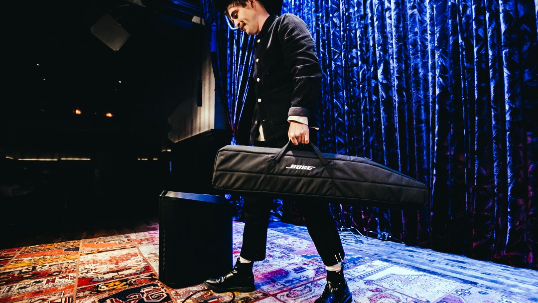 AmericanMusical's tweet image. Don&apos;t break your back before your next gig. The new Bose L1 Pro Systems are designed to be easily transported with an easy setup and break down. Do you Bose? 

#L1Pro #BoseL1Pro #BosePro #BoseClubB #L1 #StickPA #BoseStick #Easy #Setup  #BoseProfessional #AmericanMusicalSupply