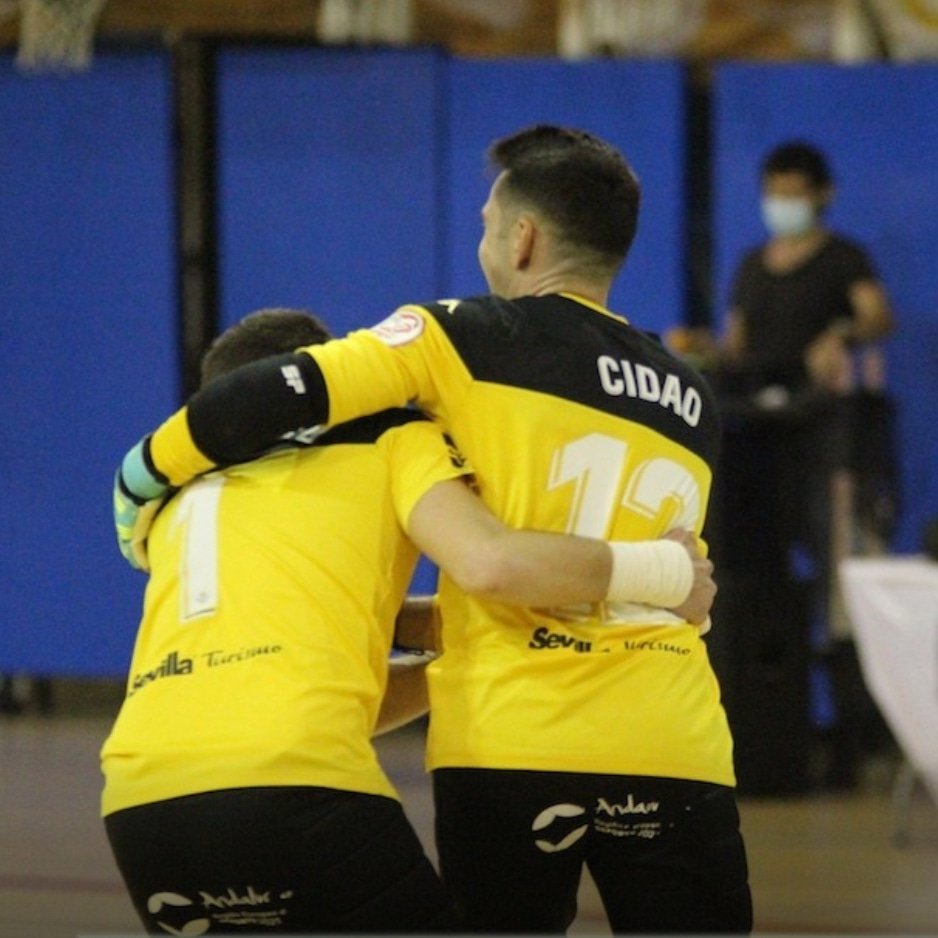 "Cuando estás en la misma sintonía"
Orgullo de trabajar con los más grandes.
<a href="/cidaofutsal/">cidaofutsal</a> 
<a href="/nsarmi/">Nico Sarmiento</a> 
@jimiglez 
📸betisweb