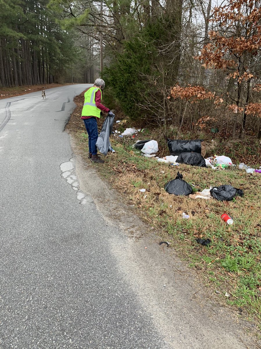 LRWRA's tweet photo. Our Community Champions participated in a KLRB city wide clean up this morning, clearing trash from neighborhoods in Mabelvale. ππΏ
#keeplrbeautiful #keepARbeautiful https://t.co/uH5CkVJYTj