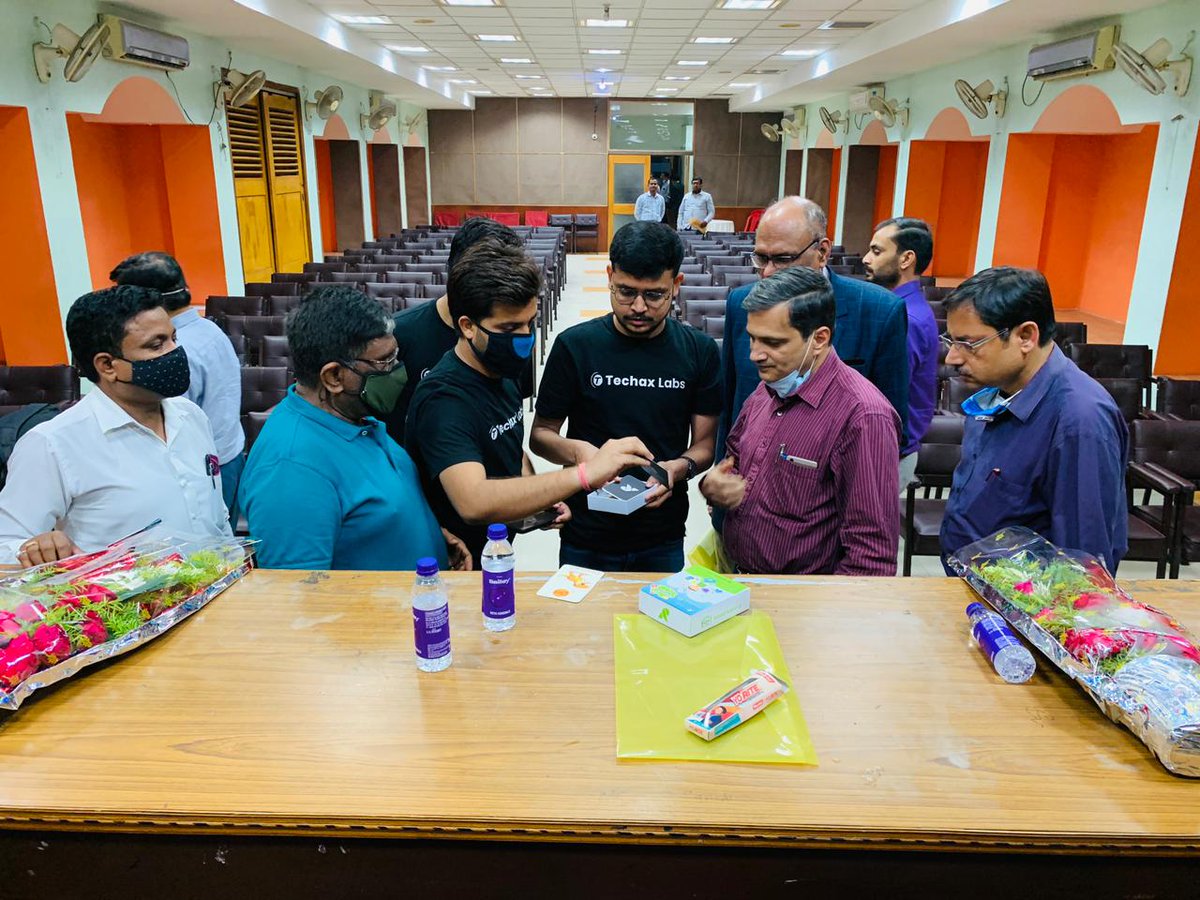 TechaxLabs's tweet image. Presenting our product with Satish Kumar Gupta (Sc. F &amp;amp; DDGE, ERO, Kolkata), Suman Kumar Gupta (Sc. ‘E’ &amp;amp; Head, BIS Patna), A. K. Purohit (Sc. ‘E’ &amp;amp; Head Kolkata) and Vice President BIA Patna

#techaxlabs #alphabet_jingles #bia #bis