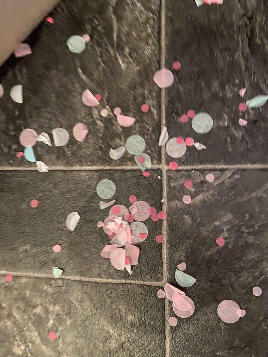 coward_sally's tweet photo. You can never have enough flowers 💐 
These came with confetti 🎉 #OCD #Kickedin !! 
Thanks to my daughter and best friend @CowardJordan 🥰 
#mothersday https://t.co/9MBTMyfYAw