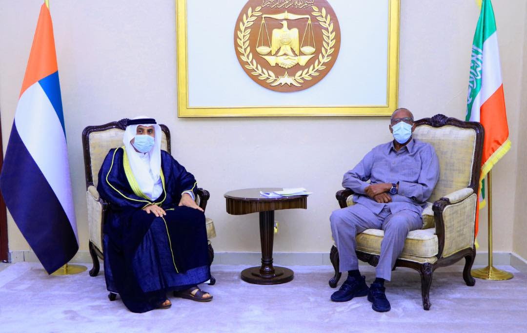 yGabobe's tweet photo. الامارات دائما سباقة وها هي اليوم تصبح اول دولة عربية يكون لها تمثيل دبلوماسي في جمهورية ارض الصومال لتكسر حاجز الجفاء العربي الرسمي و فراق استمر 30 عاما ليتم اللقاء بفضل القيادة الحكيمة للامارات التي يعتبرها الكثيرون في العالم نموذجا فريدا لبناء الاوطان وفي ت��قيق التقدم الحضاري. https://t.co/HkG7kBhbSs