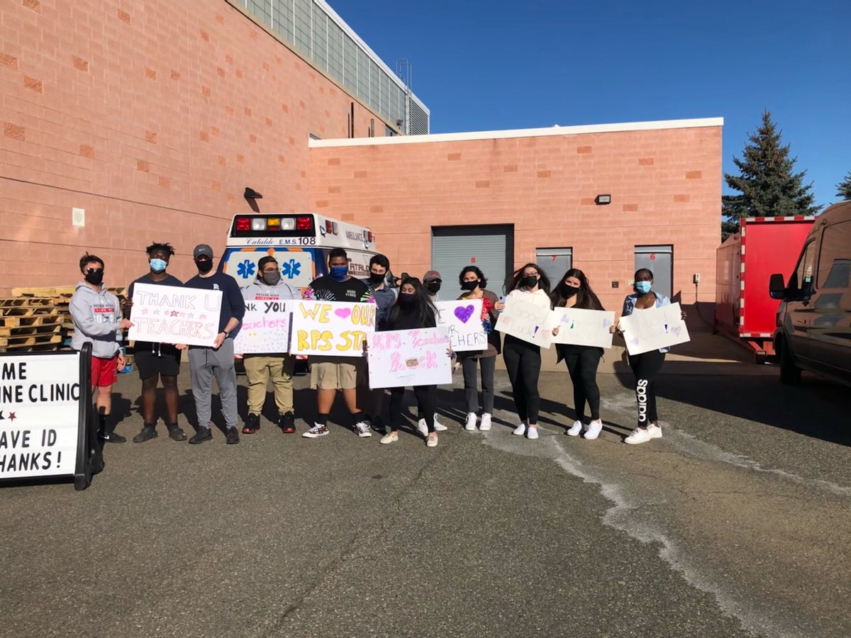RHSco21council's tweet image. Throughout the entirety of this pandemic, we've seen our teachers show unconditional support and love to all of their students.

In order to show our support, as teachers received their COVID vaccinations yesterday, we held signs and cheered them on!

@RPS_Super