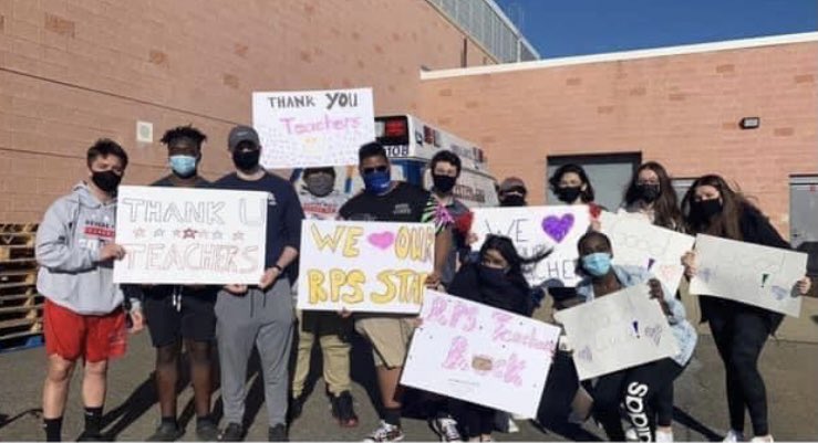 RHSco21council's tweet image. Throughout the entirety of this pandemic, we've seen our teachers show unconditional support and love to all of their students.

In order to show our support, as teachers received their COVID vaccinations yesterday, we held signs and cheered them on!

@RPS_Super