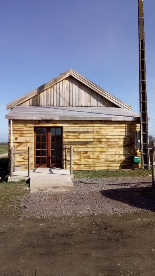 Ebaupinay's tweet photo. Encore un chantier au top à l’@Ebaupinay. Au programme reprise des couvertures, gros oeuvre sur la chèvrerie et aménagement du domaine 🥳

📸 Les bénévoles de l’Ebaupinay 👏🏻 https://t.co/BSdFZI3a5Y