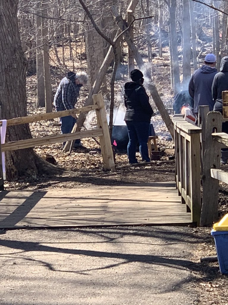 PadmaKuppaMI41's tweet photo. Volunteering for @TroyHistVillage because it’s maple syrup time @StageNatureCtr! Geat things to do, try and buy! #owls #maplecrunch #maplecream #yummy https://t.co/1kNz2yoo2b