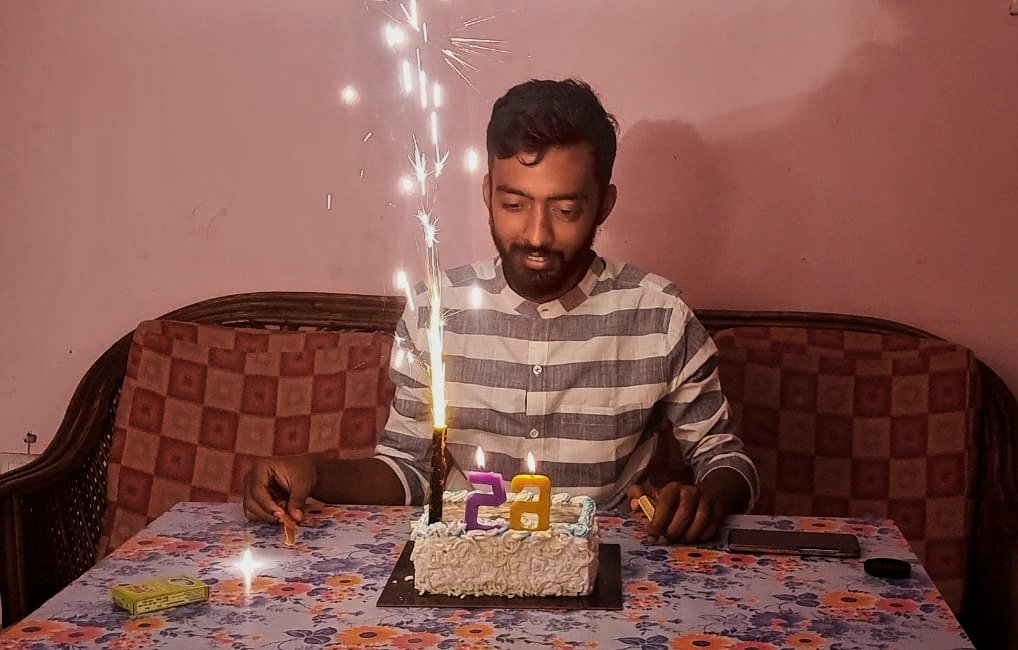 younickworld's tweet photo. Meri umar usko lag jaye, ye dua hai meri....oh Star nahi, Duniya hai meri ❤️

My life, my world, my biggest inspiration @aamir_khan 

#HappyBirthdayAamirKhan https://t.co/Qof0tYxvD7
