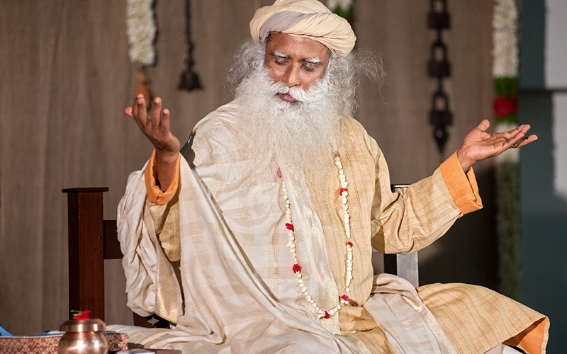 SadhguruTamil's tweet photo. நீங்கள் எந்த அளவு வெற்றிகரமாக இருக்கிறீர்கள் என்பது, உங்கள் உடலையும் மனதையும் உங்களால் எந்த அளவு சிறப்பாக பயன்படுத்த முடிகிறது என்பதை சார்ந்திருக்கிறது.
 #SadhguruQuotes #குருவாசகம் https://t.co/aA8QqOyHnJ