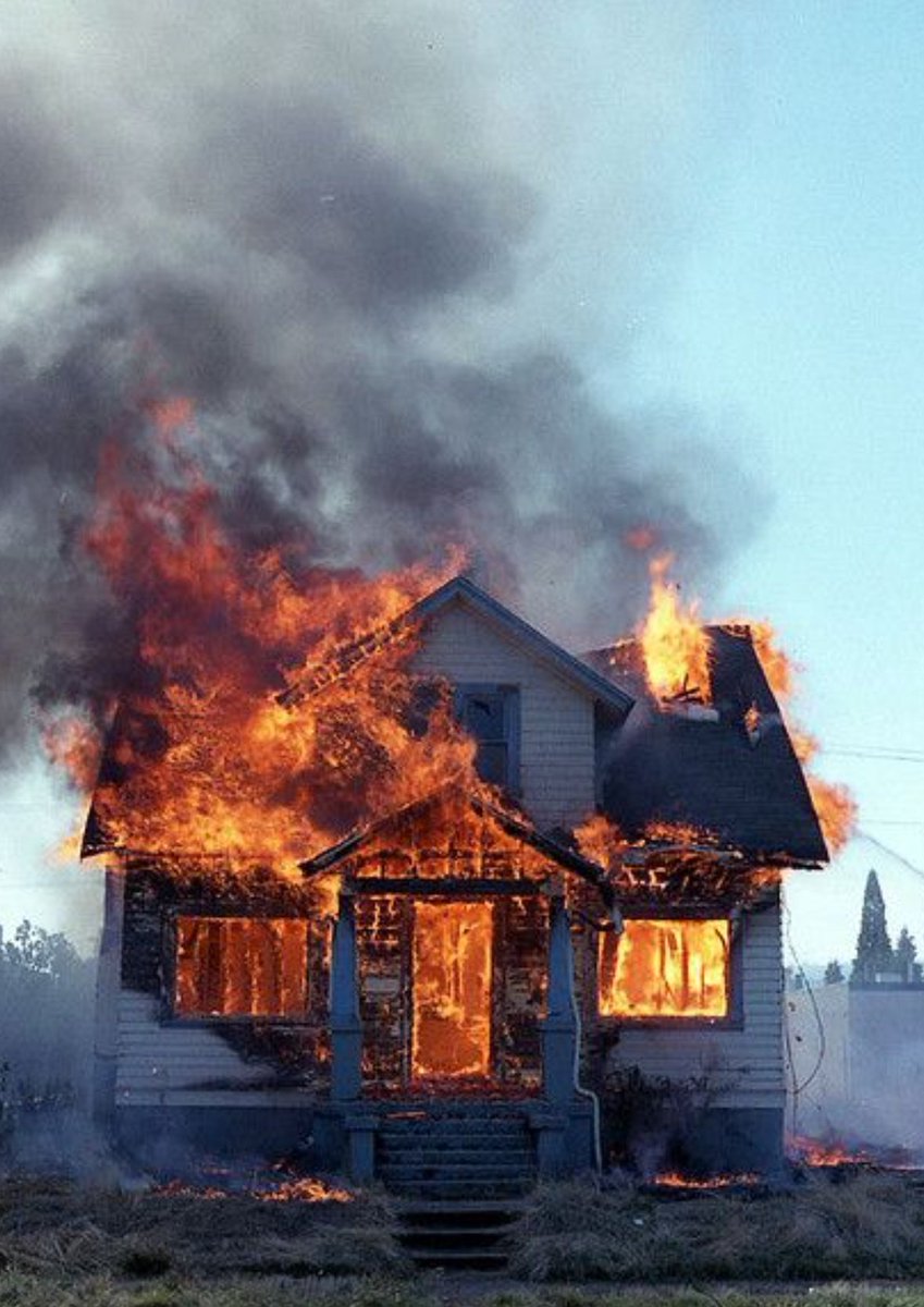 ShemouelNtabala's tweet image. Royal Fm now 🔥🔥🔥🔥🔥

#scratchbox 
@krissvicc