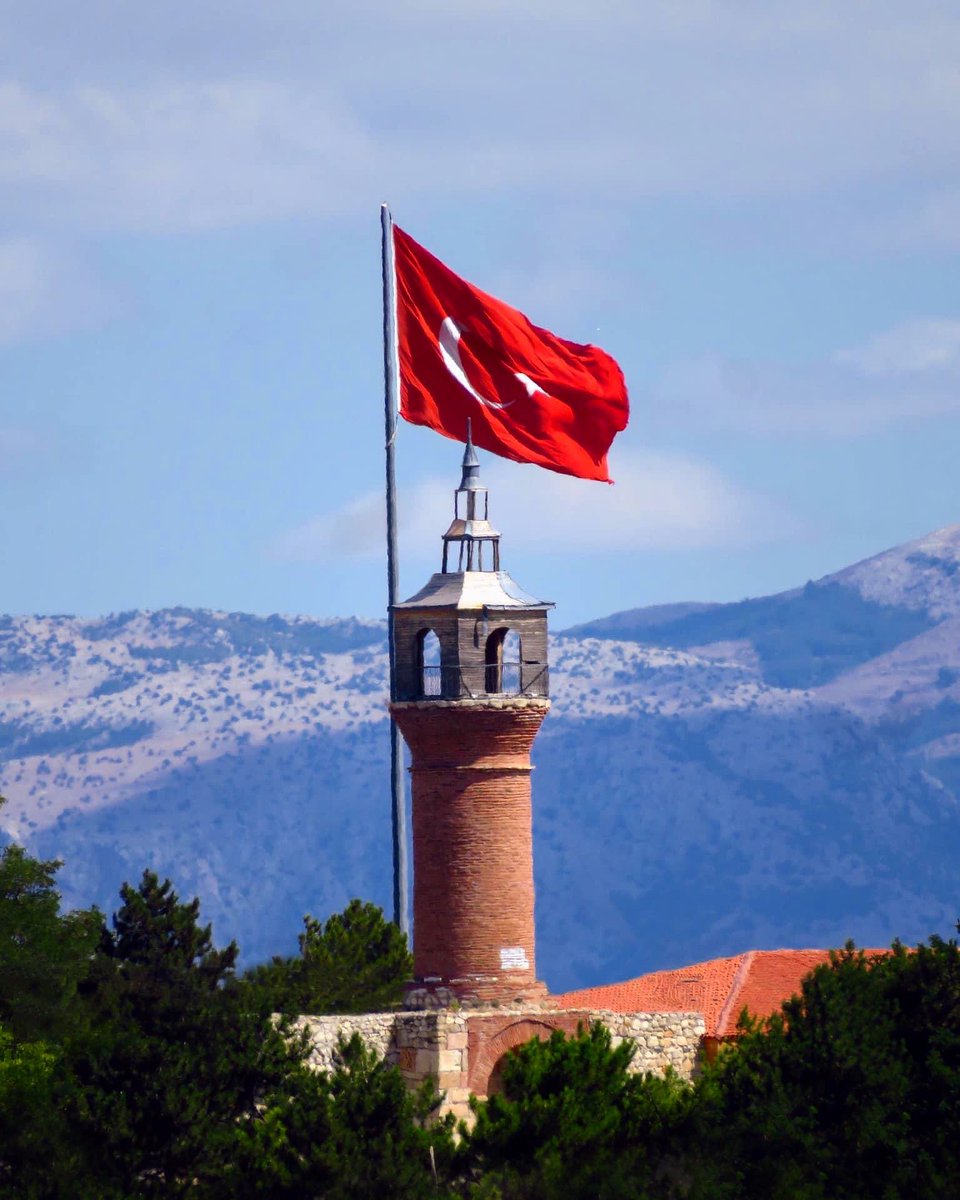 Anadolu’nun tek dolma kalesi olan Zile kalesiyle #TürkiyeninEnGüzelŞehri Tokat / Zile ❤️