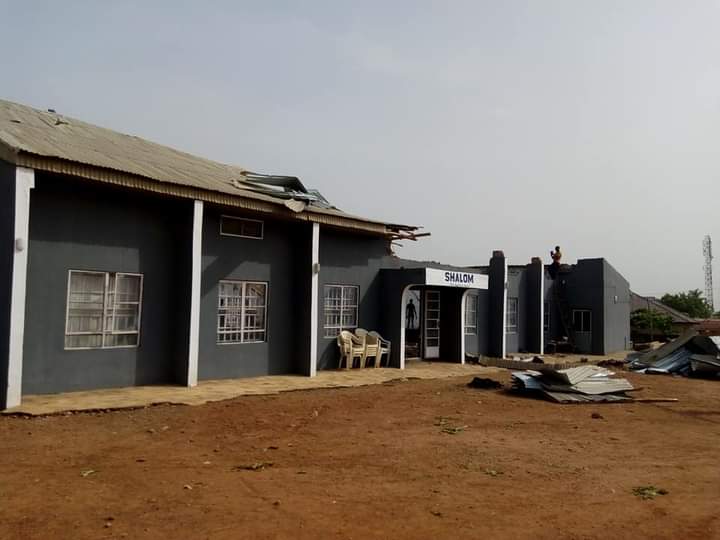 RaheemAgboola's tweet photo. Properties worth million of naira were destroyed, roof were carted away, shop, church, car, mosque, electric poles were destroyed, causalities.Thank God no loss of life. I call on @bukolasaraki @followKWSG  @RealAARahman @kwha @nemanigeria private individual to come to our aid https://t.co/vviYSVED5I