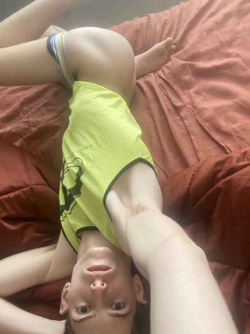 Suns out bums out https://t.co/IBSKvcBB4m