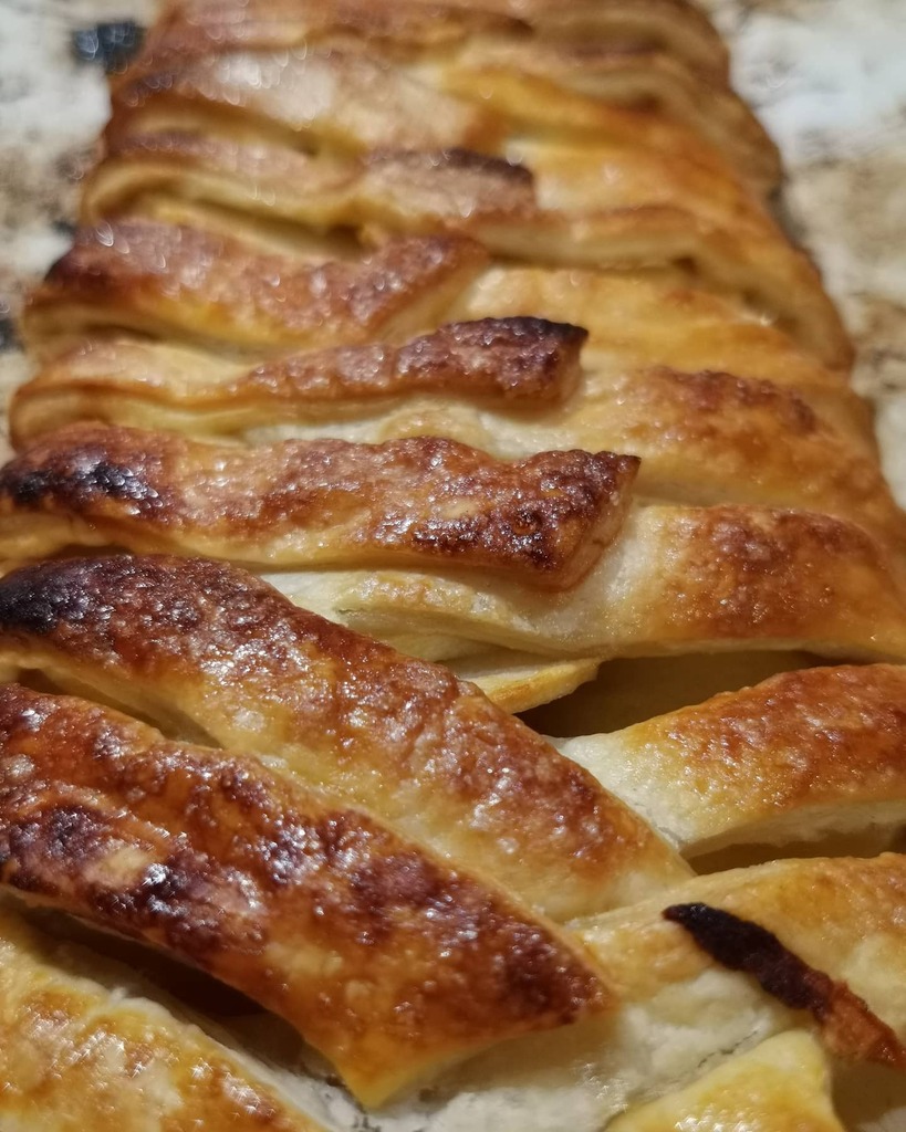 Yes please.... 😋😋😋 #dessert #tpic instagr.am/p/CMXxm6frRO9/