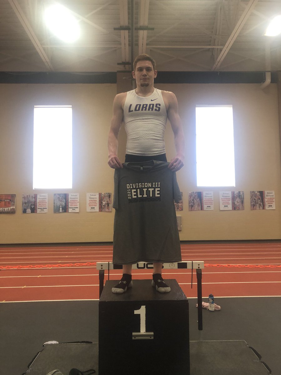 LorasTrack's tweet photo. 🚨SCHOOL RECORD🚨

.@JASAMike breaks the School Record to win the Men’s 800 Meters in 1:51.31      #GoDuhawks https://t.co/1gQvtTOaNh
