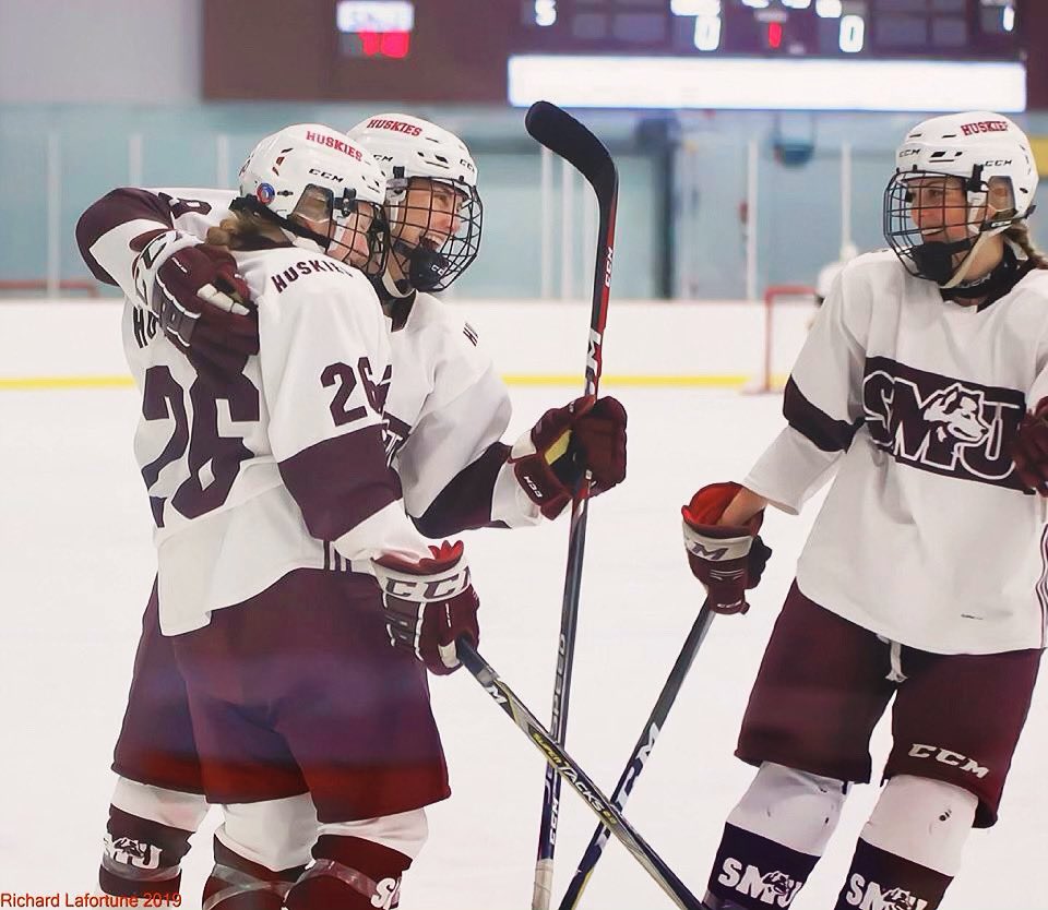 🚨GAME DAY🚨 

We face off against DAL tonight at 7pm @ the Dauphinee Centre. 

We are also celebrating 2 of our graduating seniors tonight, 4th year forwards Laura Horwood and Katie Peddle, as it is one of our last home games this year❤️ 

The game WILL be live streamed on AUStv