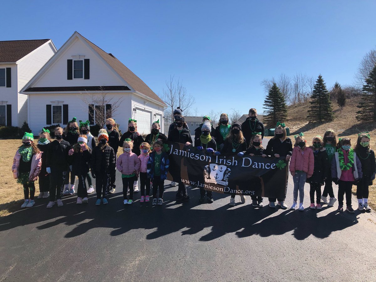 we had A LOT of dancers able to get out and perform today for St Patrick’s Day Weekend ☘️✨