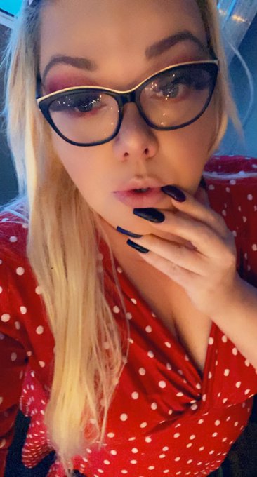 #OOTD get ready with me!! #bbw #bbwmodel #accountant 🌶link in bio https://t.co/dga8d2KJBV<a href="/tag/ootd"class="tags">#OOTD</a><a href="/tag/bbw"class="tags">#bbw</a><a href="/tag/bbwmodel"class="tags">#bbwmodel</a><a href="/tag/accountant"class="tags">#accountant</a>