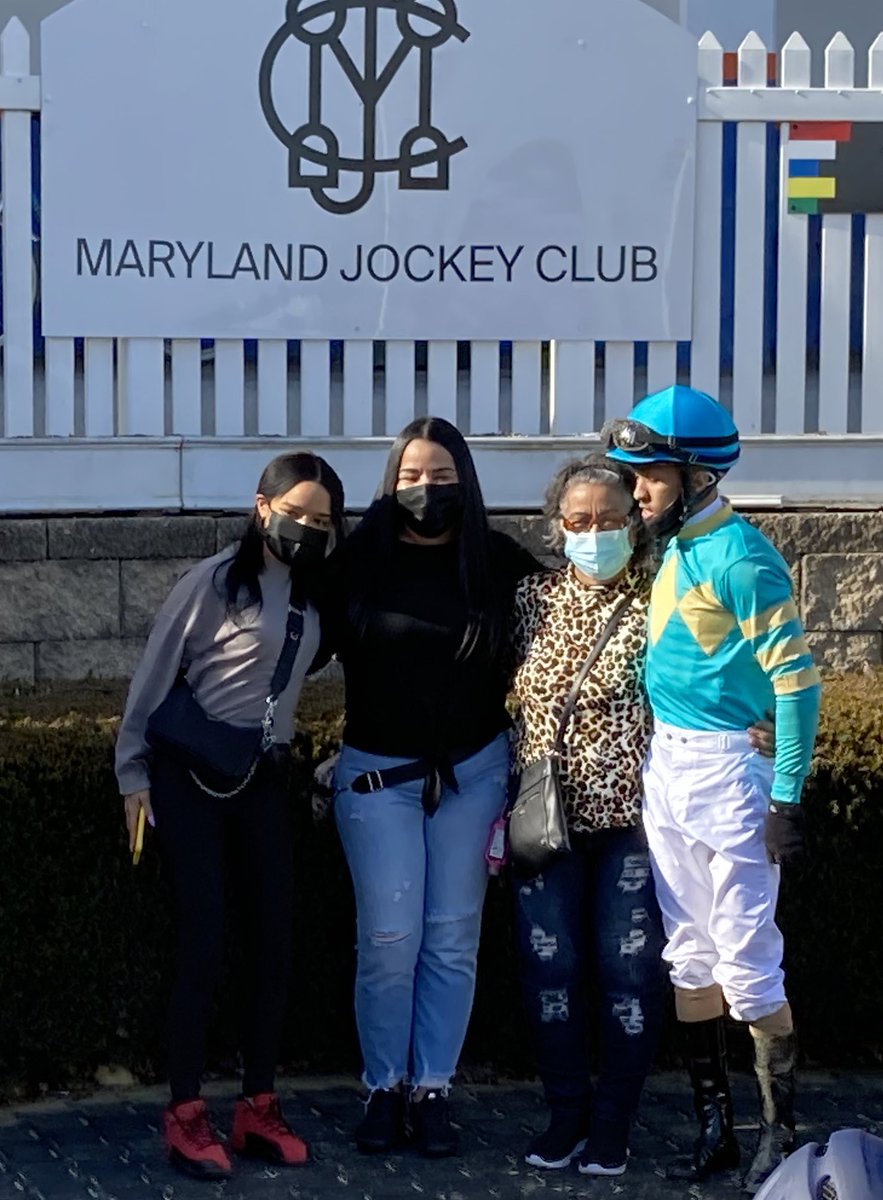 Make it 2 wins on-the-day at @LaurelPark for @VictorJockey as he’s up for @trombetta_mike-trained Kiss The Girl in the Conniver Stakes. The @MarylandTB-bred 4yo filly is owned by @ScottWykoffWBAL namesakes @jordanwycoff #kirkwycoff #ThreeDiamondsFarm @1stbet #LaurelPark