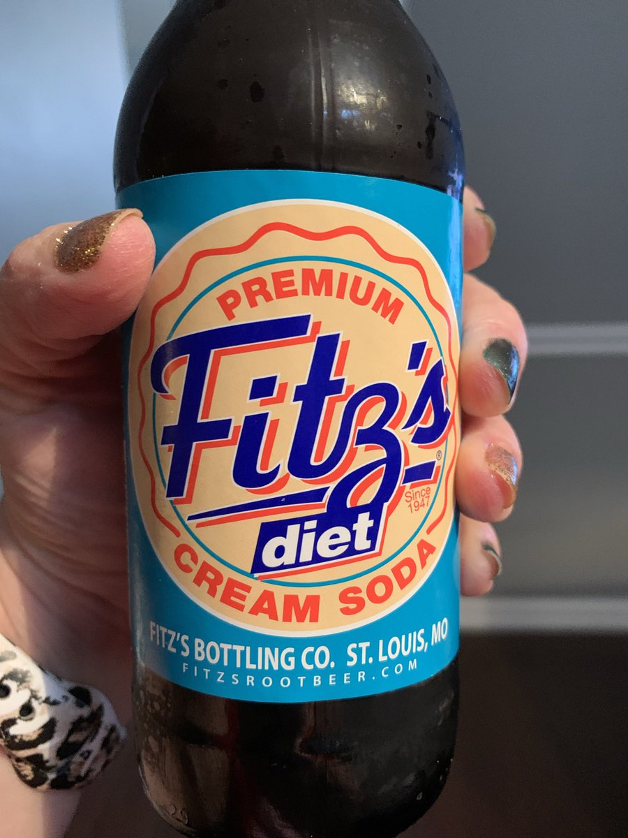 MegenJC's tweet photo. @FitzsRootBeer  I ❤️your cream soda! Imagine my surprise when my latest 4 pack turned out to be root beer! 😳😝😩 Someone needs to check the labels. https://t.co/X1lc0pqeGz
