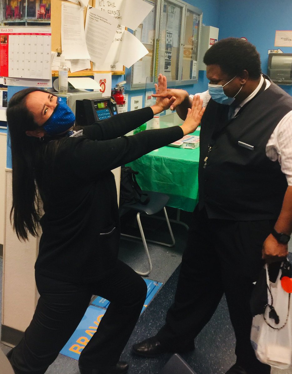 Kim Papineau tweet media