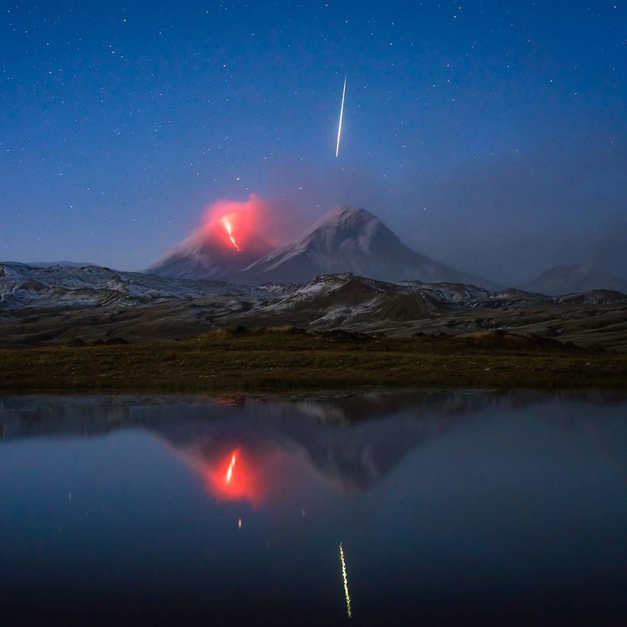 Daniel Kordan accidentally photographed a meteor while photographing an erupting volcano!