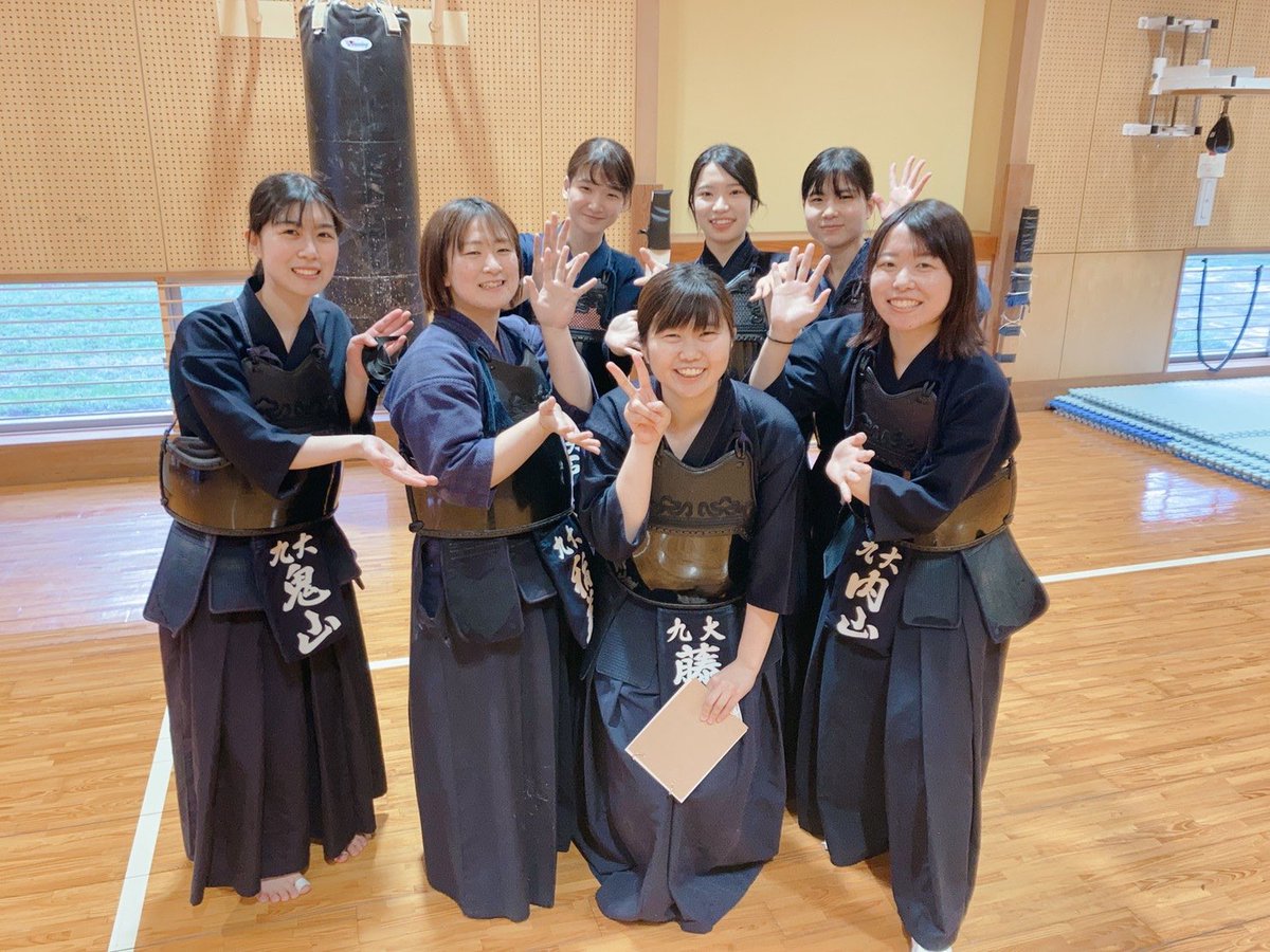 九州大学剣道部女子 على تويتر 昨日は追いコンでした 4年生の先輩方 御卒部おめでとうございます 久しぶりに稽古ができてとても楽しかったのですが これからなかなか会えないと思うと寂しい気持ちでいっぱいです 先輩方のような力強い剣道ができるよう