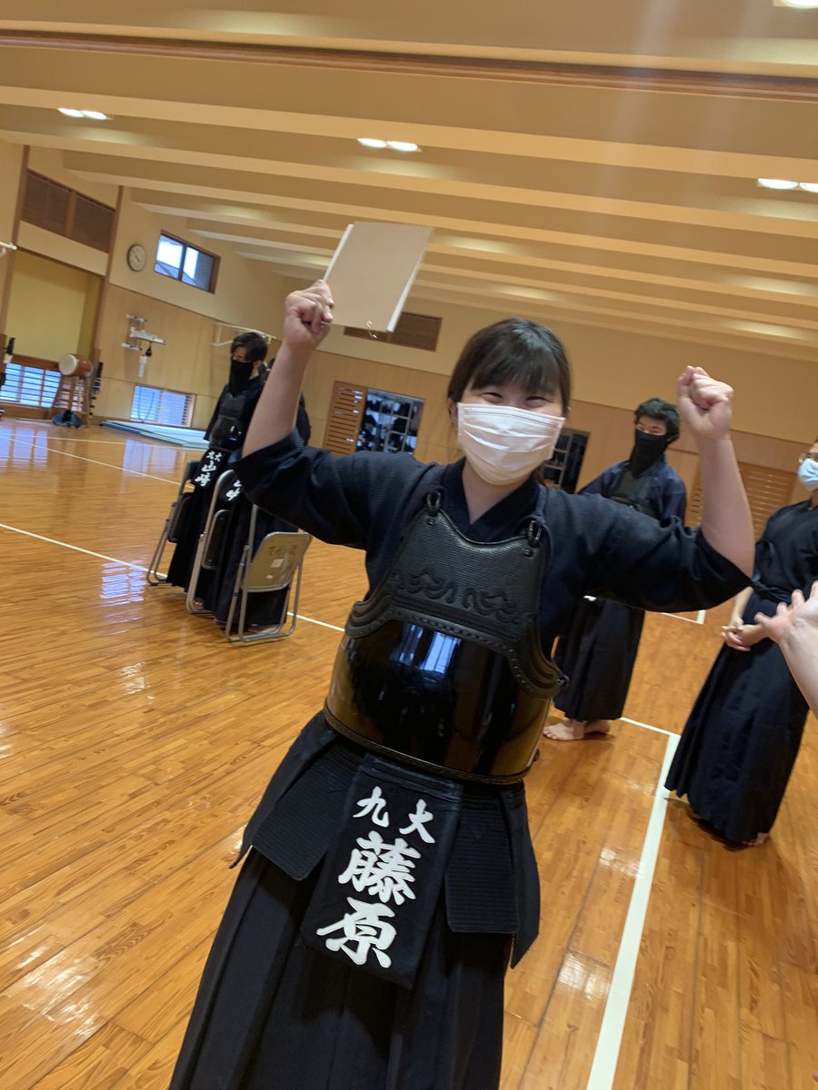 九州大学剣道部女子 على تويتر 昨日は追いコンでした 4年生の先輩方 御卒部おめでとうございます 久しぶりに稽古ができてとても楽しかったのですが これからなかなか会えないと思うと寂しい気持ちでいっぱいです 先輩方のような力強い剣道ができるよう
