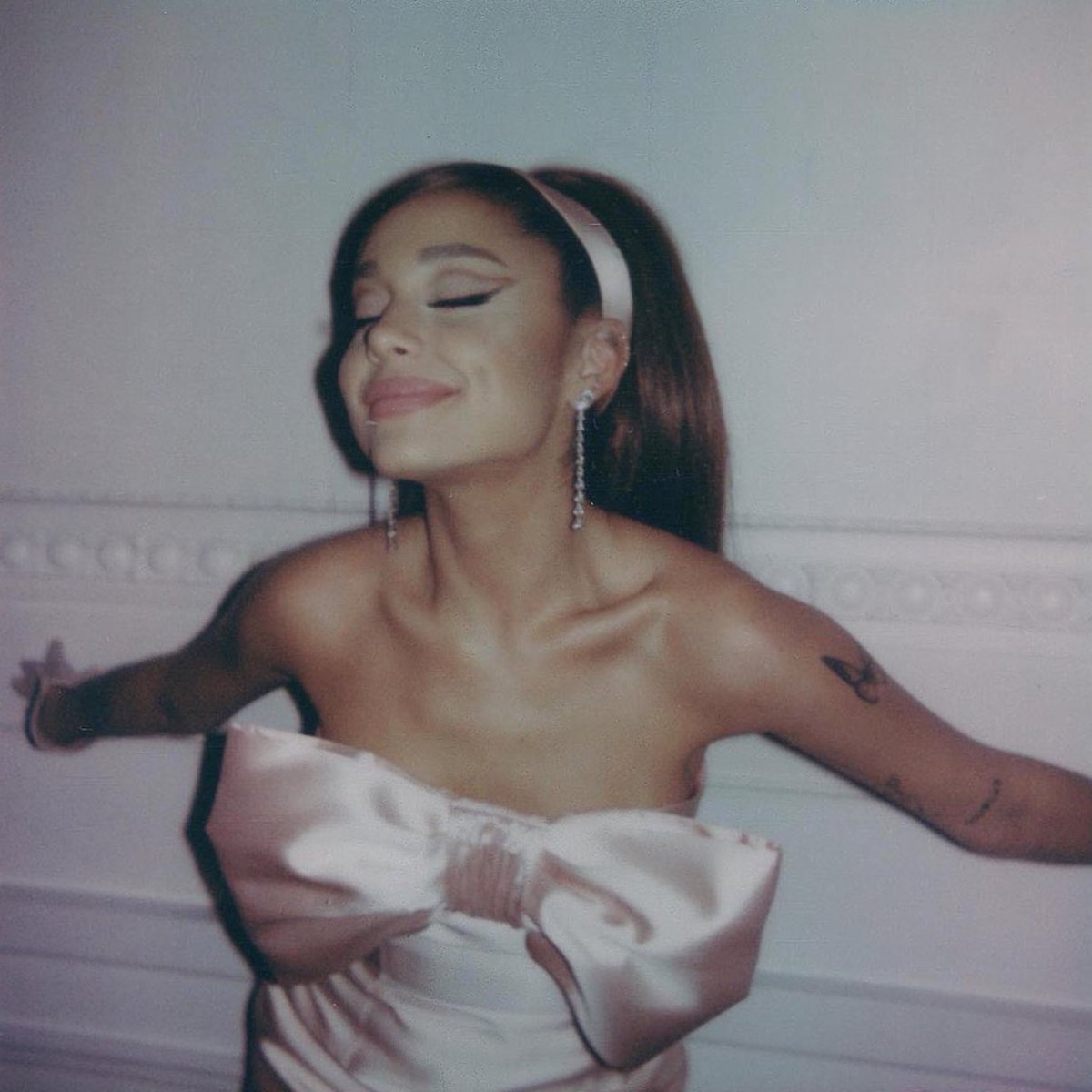 chartarianadata's tweet photo. “Favorite Female Artist” — #KCAs:

2016 — Ariana Grande
2019 — Ariana Grande
2020 — Ariana Grande
2021 — Ariana Grande https://t.co/AqMngXtGXa