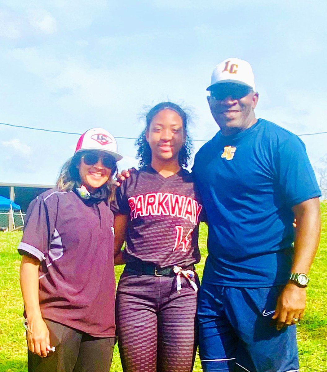hotshotsjones's tweet image. It Takes A Village: Road trip to LA to support our girl, Chloe. Grateful that she’s one of my girls blessed with a great high school coach.  Big thanks to Coach Burley for taking great care of our girl in school ball. 

#sharpeningscissors #principledgrowth