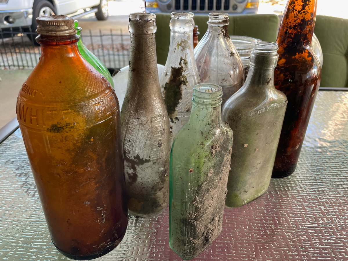 metaskills's tweet image. With #vaccinated getting closer for us all I&apos;d like to share this weekends #pandemicproject, a shelf to hold these vintage bottles we have been finding on our walks at a local park in Smithfield, VA... 🧵