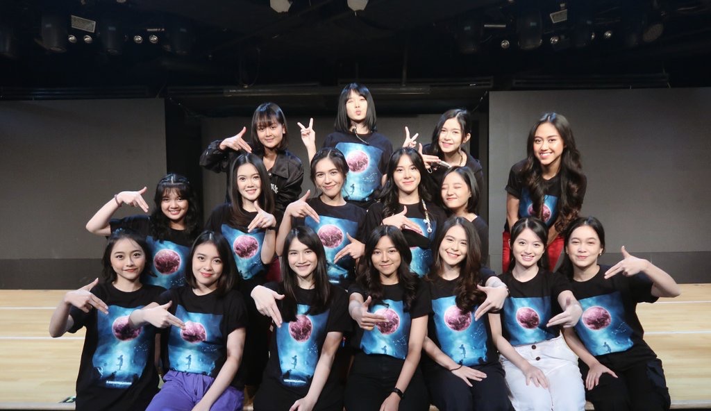 JKT48 Team J tweet media