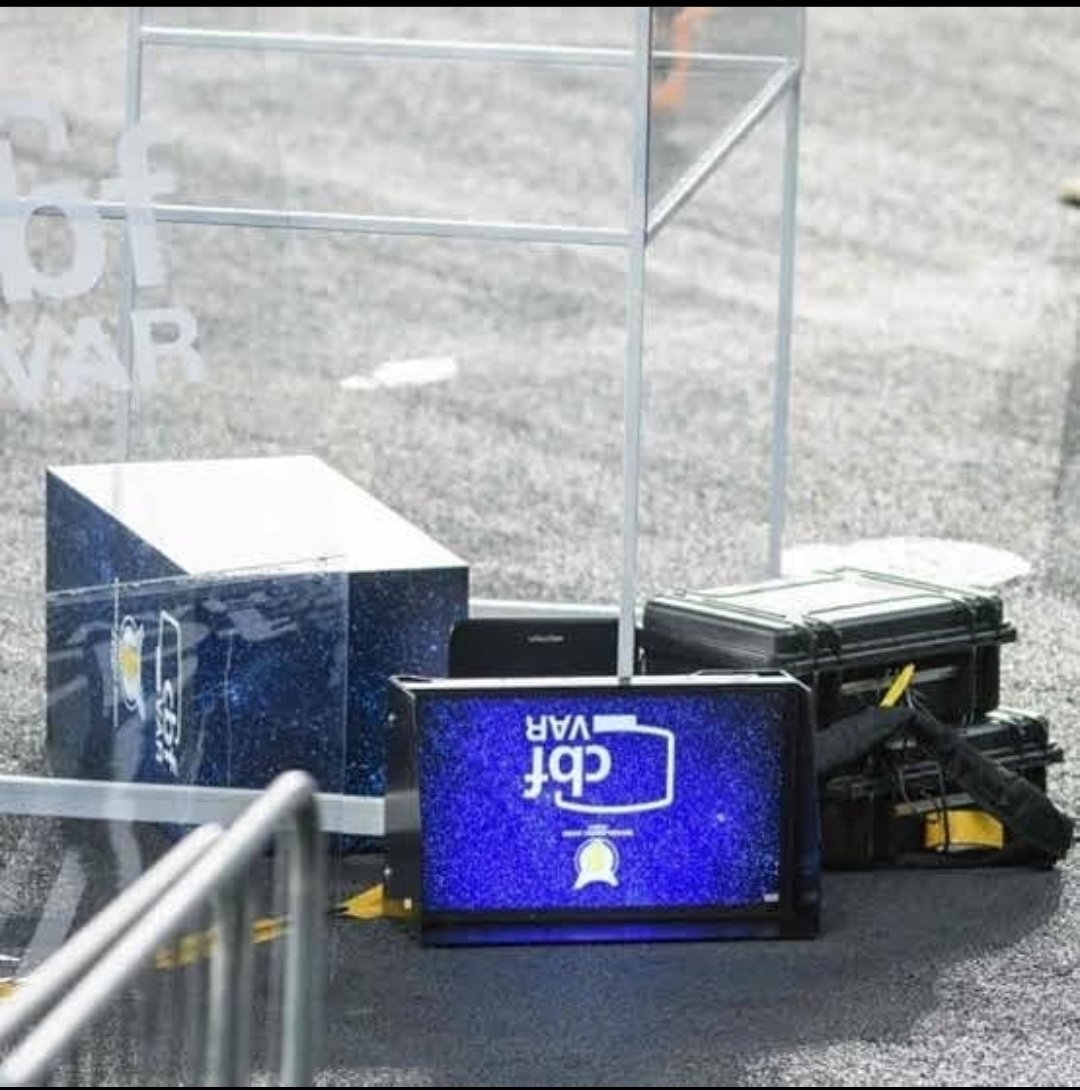 O VAR no Brasil é uma piada. Sem mais.