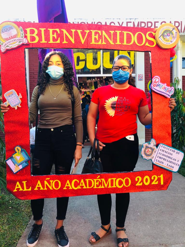 ErickHeMer's tweet photo. Esto fue parte del acompañamiento que brindó la dirigencia estudiantil CUUN-ECONOMICAS este regreso a clases a los Estudiantes de la Facultad de Ciencias Económicas y Empresariales de modalidad sabatino.
#BicentenariaUnanLeon
#CUUN_ECONOMICAS
#SOMOS_CUUN
#13Mar https://t.co/MohIVpjIBT