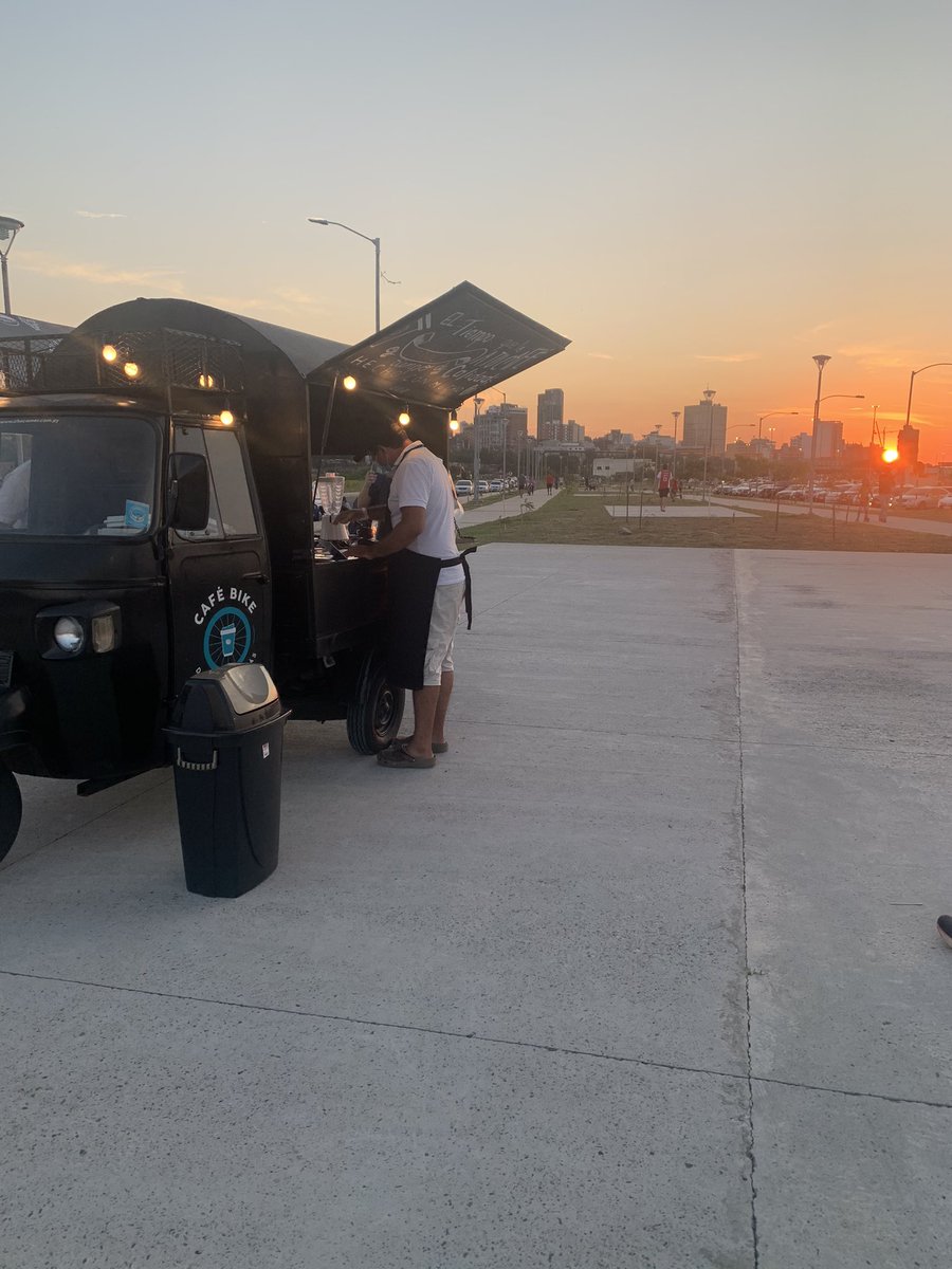 cafebikepy's tweet image. Hola... ¿Queres ir a merendar mientras miramos el atardecer? 👀🥰

- Enviar