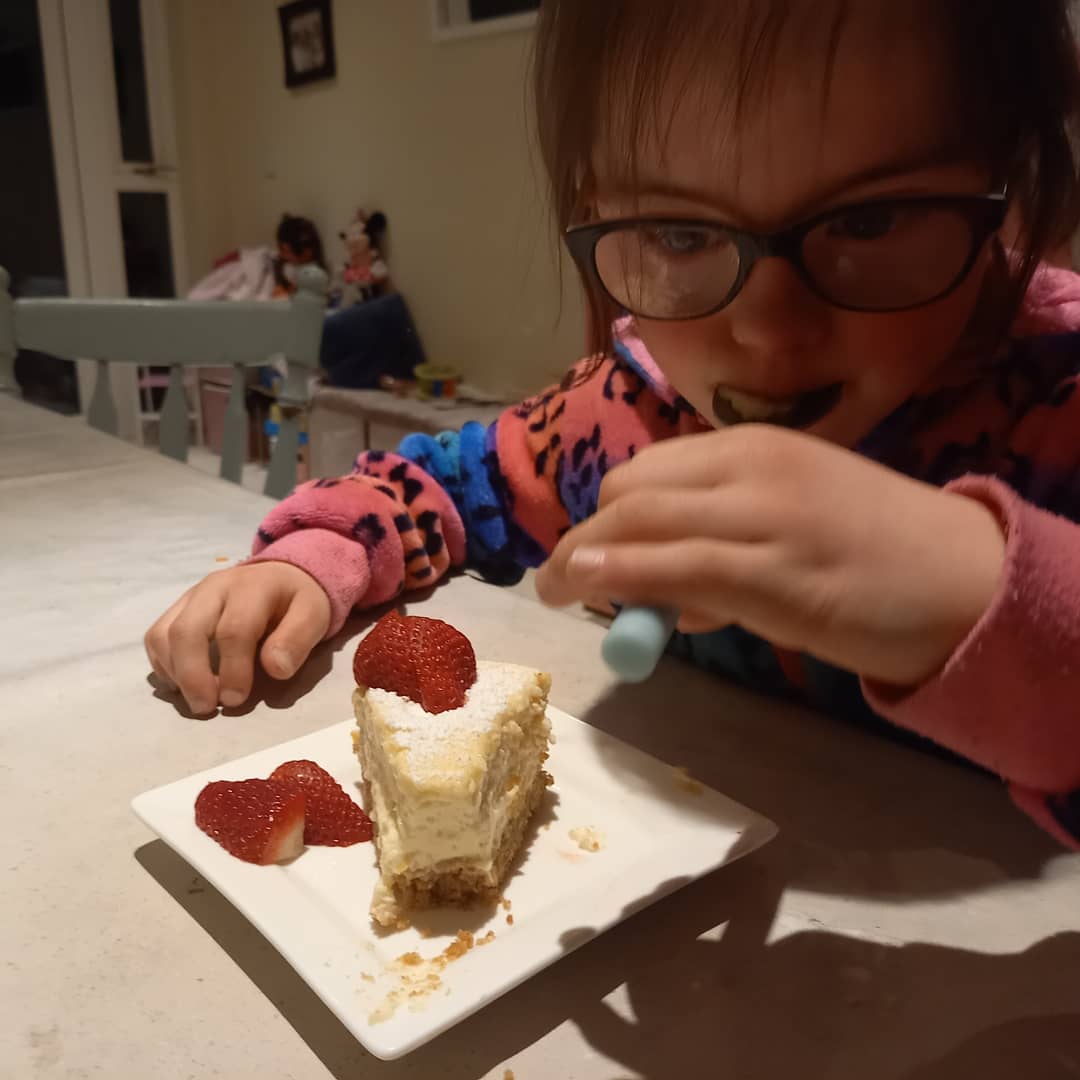 BoarnieB's tweet photo. My personal taster approves #newyorkcheesecake #homemade #coronabaking https://t.co/Ny39nKTuT6