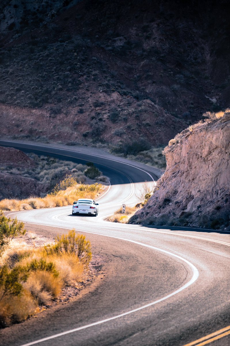 Euroklasse_'s tweet photo. Who’s out cruising this weekend?
📸: @timbrady94
#porsche #porsche911 #porsche997  #rayswheels #volkracing #te37 #fabspeed #carphotography #valleyoffirestatepark #createandcapture #nevadadesert #urbexphotography #killerframes #valleyoffire #desertphotography #euroklasse https://t.co/QeSsZ17gVK