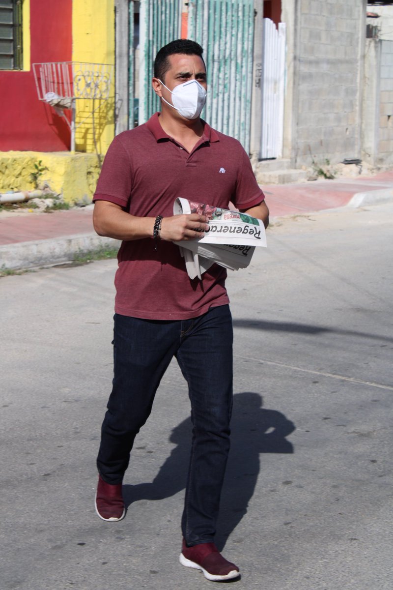 alejandro_aaav's tweet photo. Caminamos varias colonias entregando el periódico Regeneración, agradezco su calidez humana y sobre todo las buenas pláticas.

#AtréveteAlaVictoria

@oscar_canton @mario_delgado @CitlaHM @XochitlZagalMX @AnahiGonzalezQR https://t.co/n1g1P5pfby