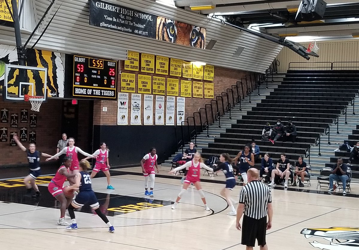 BeBeBBall1's tweet photo. Checking out the senior night for  @AZElitePrep! Great game! No subs 🥵 82-42 https://t.co/rpwmbb9Brb
