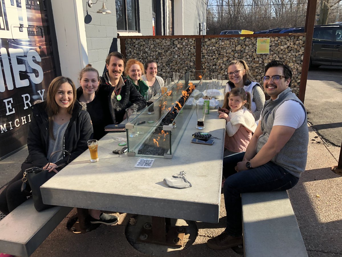 No better way to celebrate the end of the inservice exam than gathering with our (fully vaccinated) resident cohort for a celebratory beer! @TessaMFWatt @sarah_wardCT @katiewagnerMD @CDemarest_MDPhD @MichaelPienta @AlexBresciaMD @JarredMondonedo @ACC001 @KarenMKimMD1 @GAilawadiMD